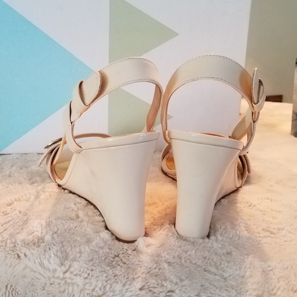 Vanilla Patent Sling-Back Sandle - Picture 6 of 6